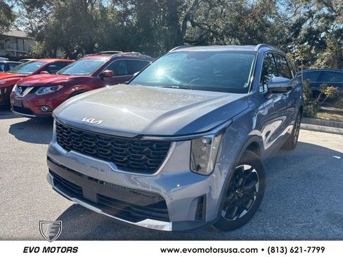 Used 2024 Kia Sorento S image 1