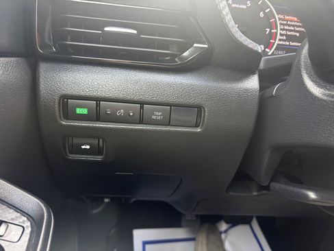 Used 2024 Nissan Sentra SV FWD image 15