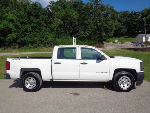 Used 2018 Chevrolet Silverado 1500 W/T w/ Trailering Package AWD/4WD image 7