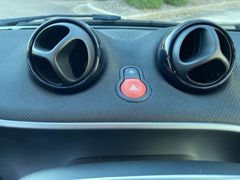 Used 2017 smart fortwo electric drive image 28