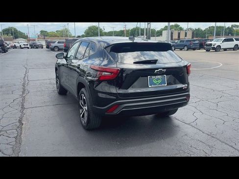 Used 2024 Chevrolet Trax RS w/ Driver Confidence Package FWD image 7