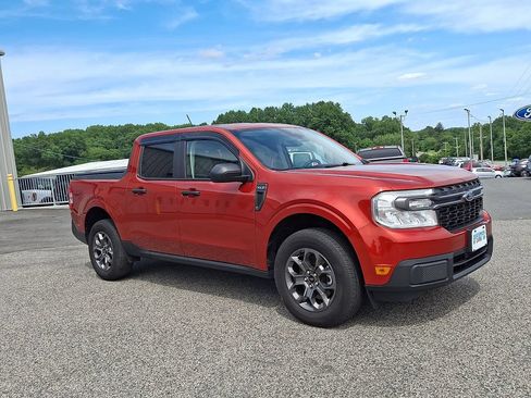 Used 2023 Ford Maverick XLT FWD image 1