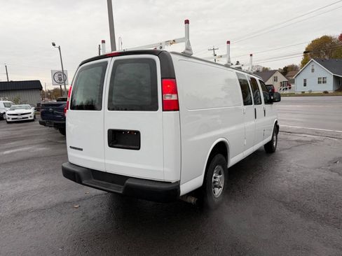 Used 2017 Chevrolet Express 2500 Extended RWD image 5