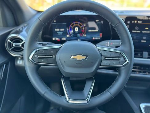 New 2026 Chevrolet Equinox LT w/ Safety and Technology Package AWD/4WD image 24