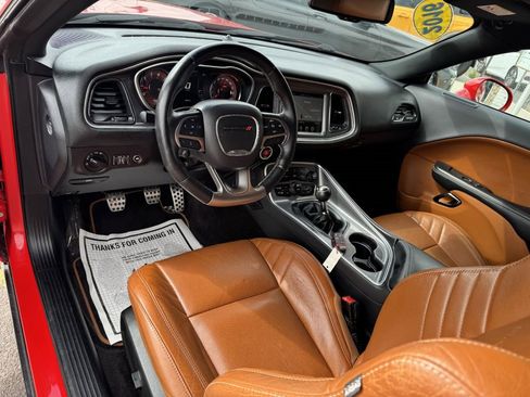 Used 2016 Dodge Challenger SRT Hellcat image 17