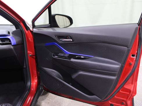 Used 2021 Toyota C-HR XLE image 26