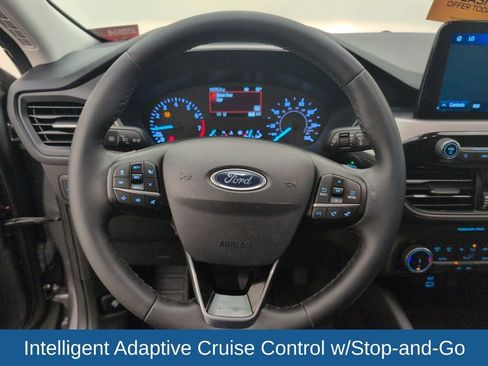 Used 2022 Ford Escape SE w/ SE Sport Appearance Package image 38