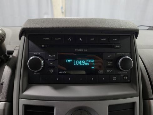 Used 2010 Chrysler Town & Country Touring image 16