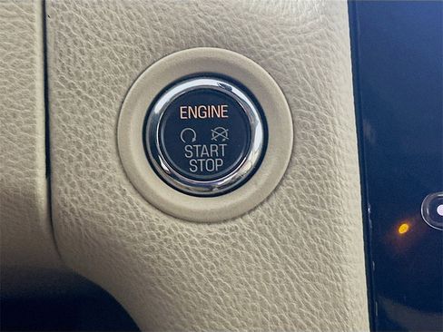 Used 2018 Ford Taurus Limited image 27