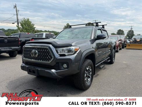 Used 2019 Toyota Tacoma TRD Off-Road AWD/4WD image 4