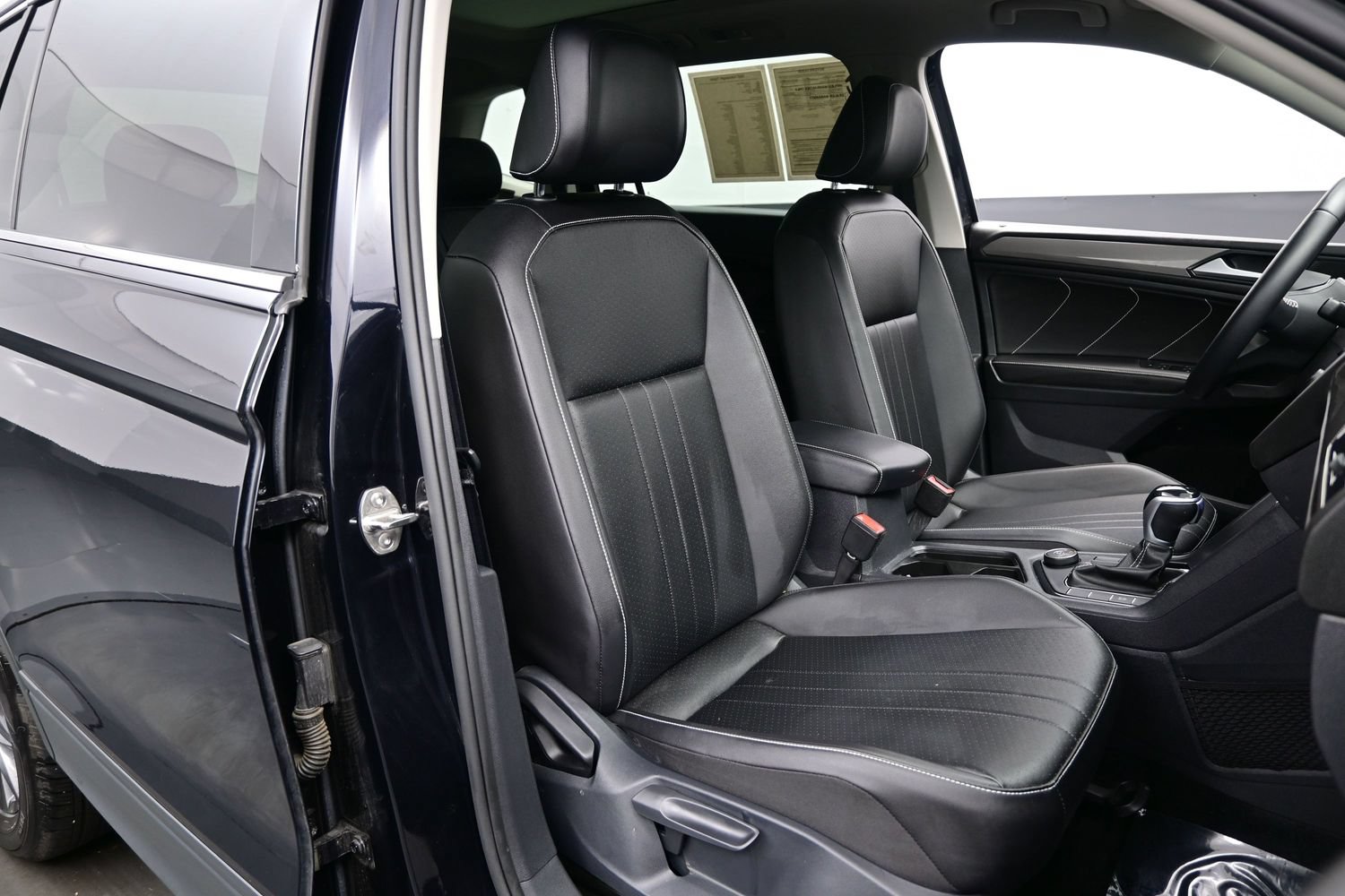 Used 2022 Volkswagen Tiguan SE AWD/4WD image 14