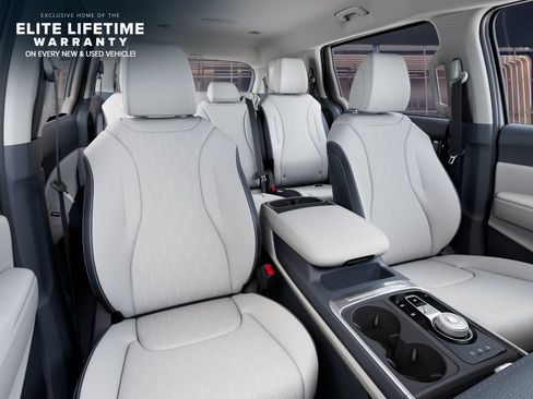 New 2026 Kia Carnival EX FWD image 16