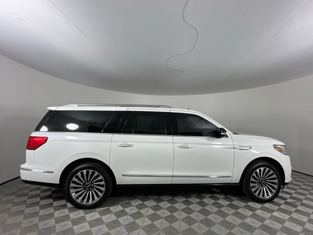 Used 2021 Lincoln Navigator L Reserve w/ Luxury Package AWD/4WD image 2