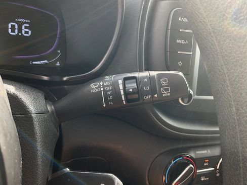 Used 2025 Kia Soul LX w/ LX Technology Package FWD image 29