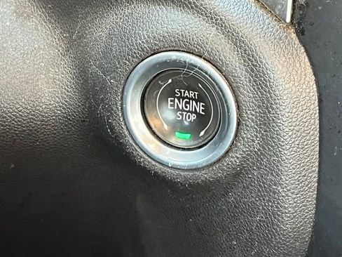 Used 2021 Chevrolet Silverado 1500 LT image 21