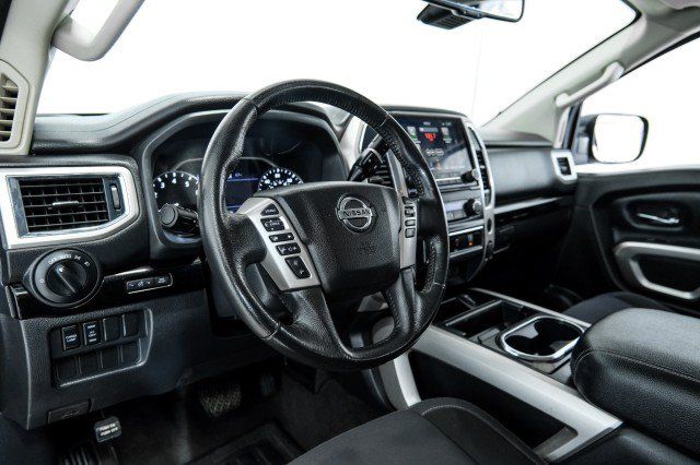 Used 2021 Nissan Titan SV w/ SV Convenience Package AWD/4WD image 12
