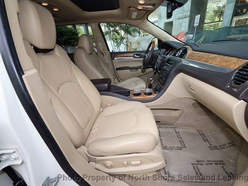 Used 2011 Buick Enclave CXL image 26