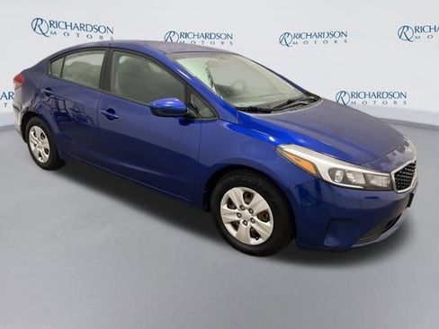 Used 2017 Kia Forte LX image 7