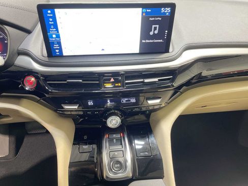 Used 2025 Acura MDX SH-AWD image 16