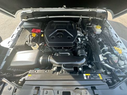 Used 2023 Jeep Wrangler Unlimited Sport AWD/4WD image 26