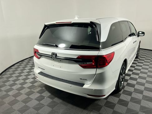 Used 2024 Honda Odyssey Elite image 3