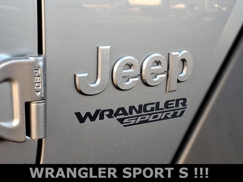 Used 2020 Jeep Wrangler Sport image 7