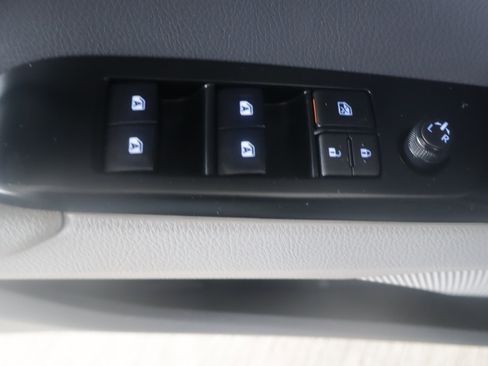 Used 2019 Toyota Camry LE image 26