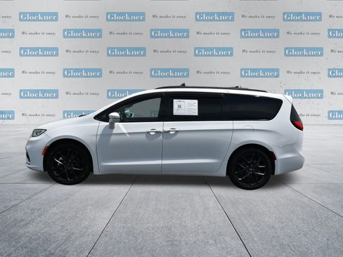 Used 2021 Chrysler Pacifica Touring-L w/ S Appearance Package FWD image 10