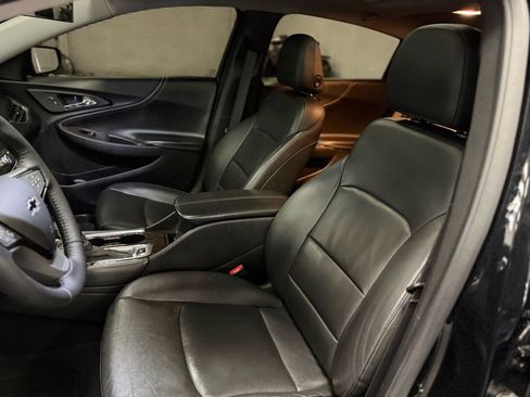 Used 2019 Chevrolet Malibu Premier w/ Sun and Wheel Package image 14