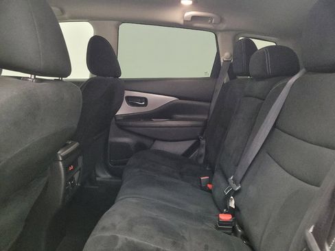 Used 2019 Nissan Murano S image 18