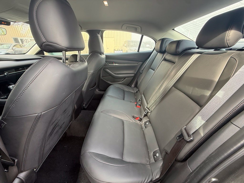 Used 2024 MAZDA MAZDA3 s FWD image 9