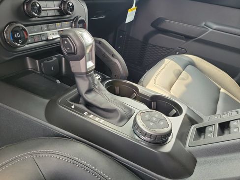 New 2026 Ford Bronco Badlands AWD/4WD image 29