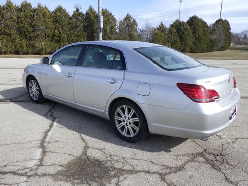 Used 2008 Toyota Avalon XL image 3