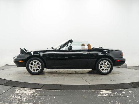 Used 1997 MAZDA MX-5 Miata RWD image 9