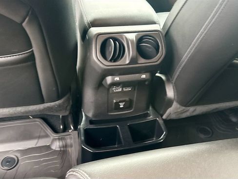 Used 2023 Jeep Wrangler Unlimited Sahara w/ Cold Weather Group AWD/4WD image 28