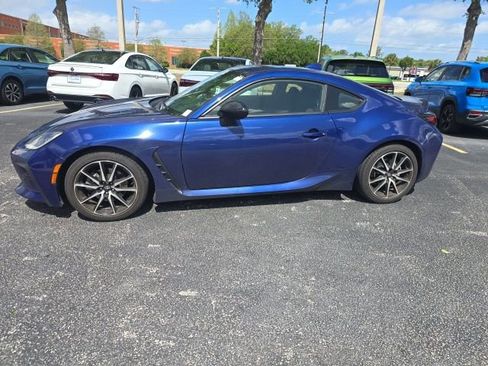 Used 2023 Toyota GR86 image 3