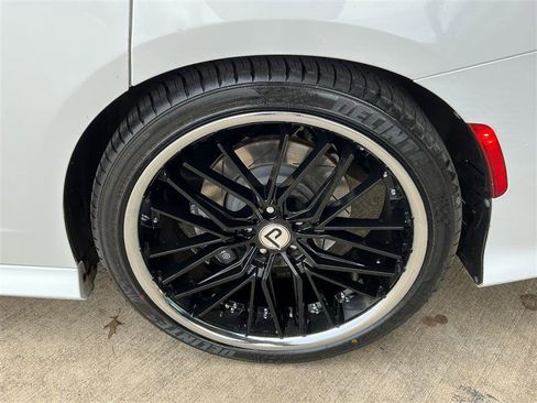 Used 2017 Dodge Charger R/T image 23