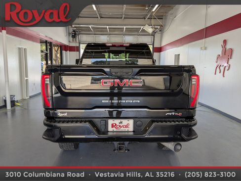 Used 2024 GMC Sierra 2500 AT4 w/ AT4 Premium Plus Package image 3