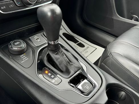 Certified 2022 Jeep Cherokee Limited image 15