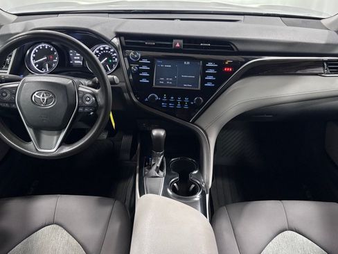 Used 2018 Toyota Camry LE FWD image 10