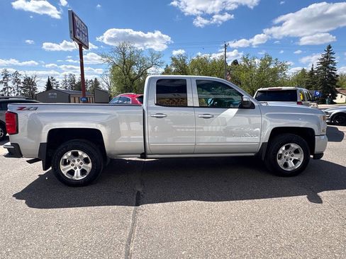Used 2018 Chevrolet Silverado 1500 LT w/ All Star Edition AWD/4WD image 4