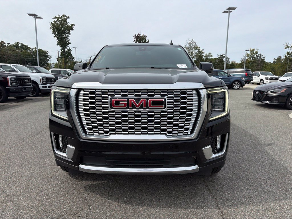 Used 2022 GMC Yukon XL Denali w/ Max Trailering Package AWD/4WD image 3
