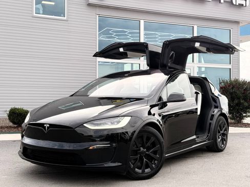 Used 2023 Tesla Model X AWD/4WD image 4