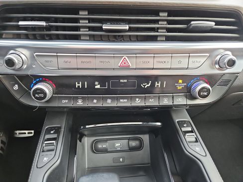 Used 2022 Kia Telluride SX w/ SX Prestige Package image 28