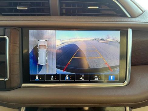 Used 2021 GMC Yukon Denali w/ Denali Premium Package image 34