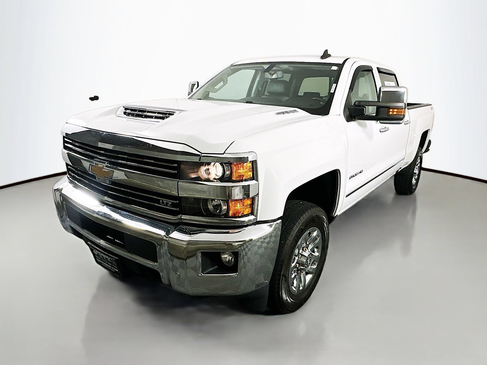 Used 2018 Chevrolet Silverado 2500 LTZ w/ Duramax Plus Package AWD/4WD image 3