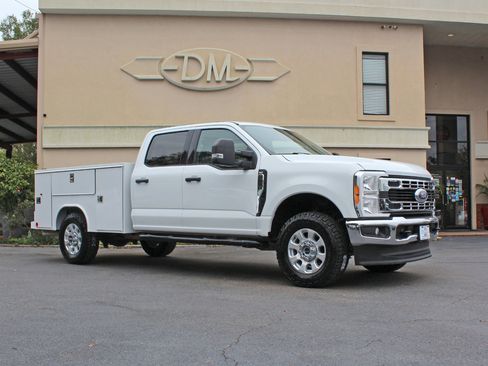 Used 2023 Ford F350 XLT w/ FX4 Off-Road Package image 5