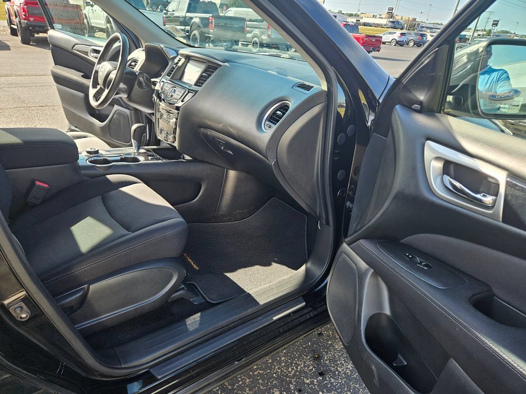 Used 2017 Nissan Pathfinder SV w/ SV Tech Package AWD/4WD image 27