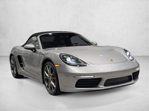 Used 2021 Porsche 718 Boxster image 3
