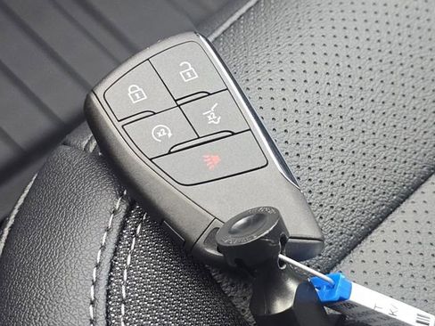 New 2026 Chevrolet Equinox EV LT FWD image 31